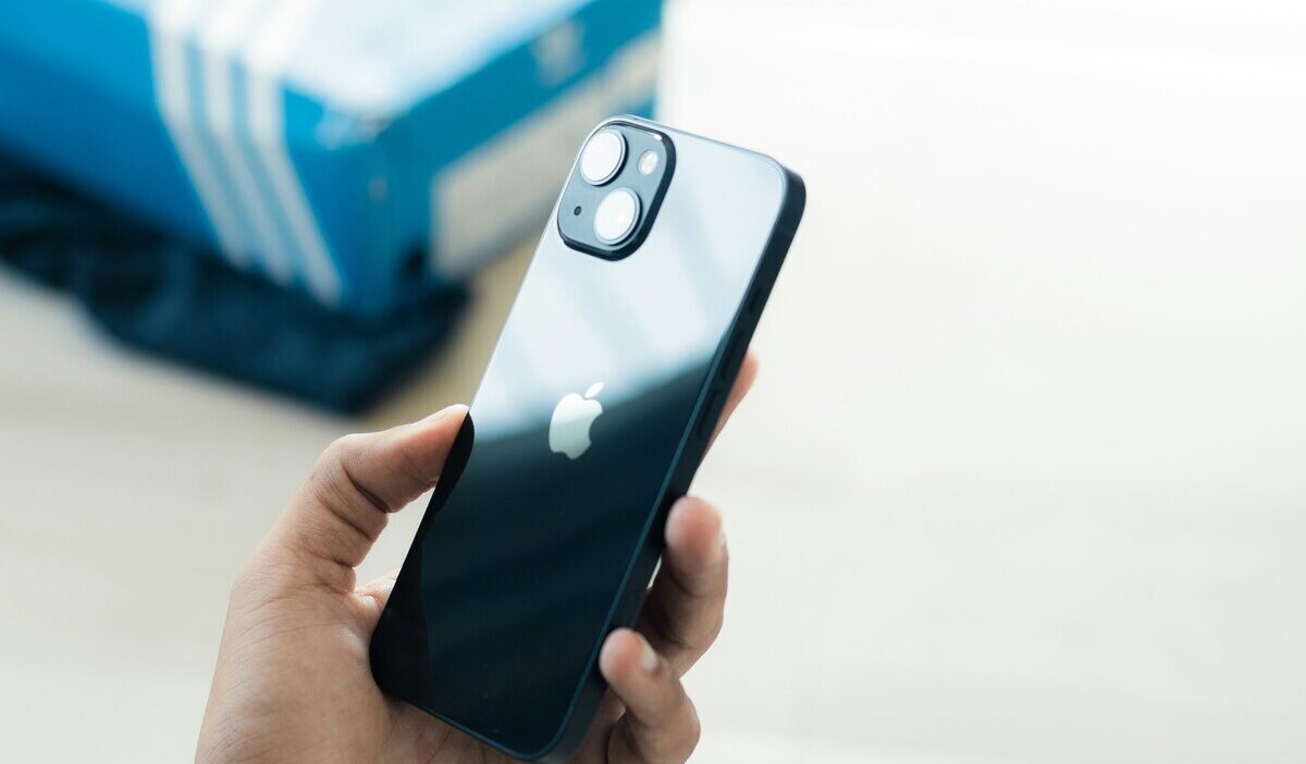 free-goverment-iphone-13