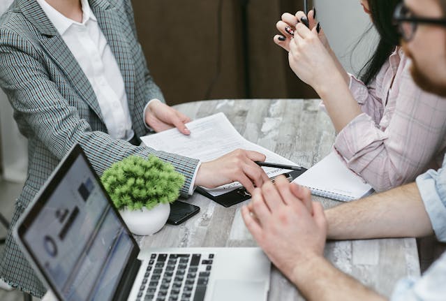 is spouse a dependent for insurance