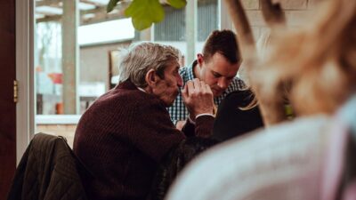 10-signs-your-elderly-parent-needs-help