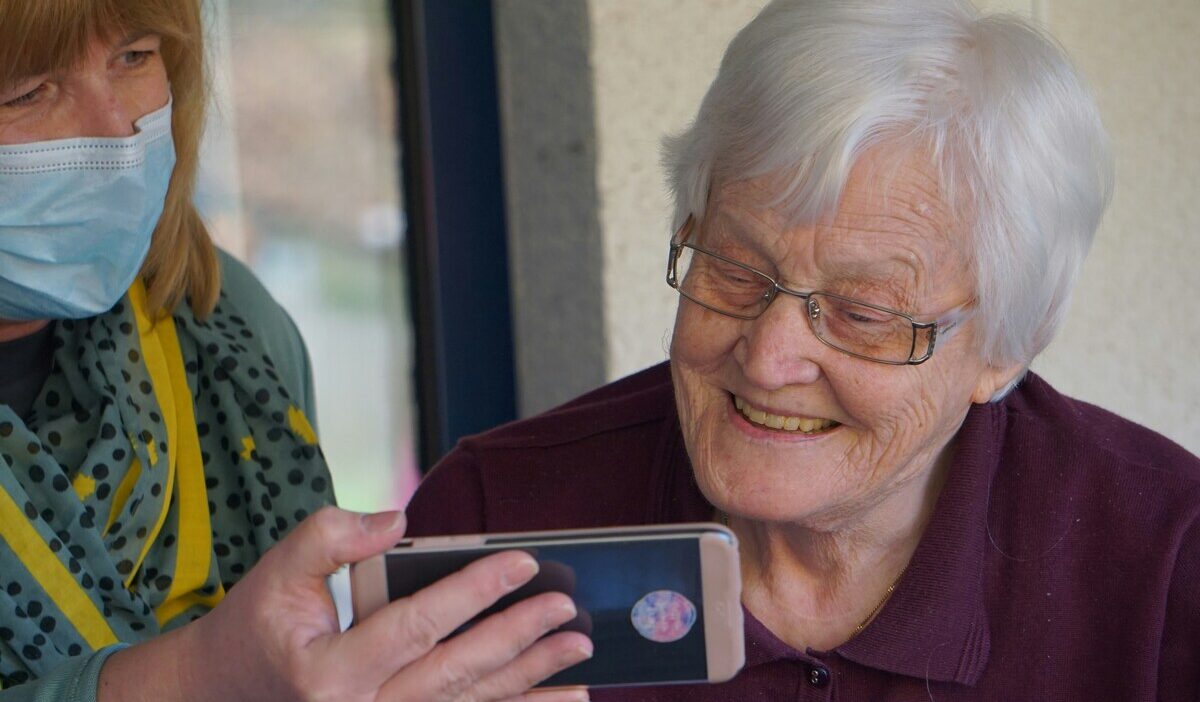 assisted-living-vs-nursing-home