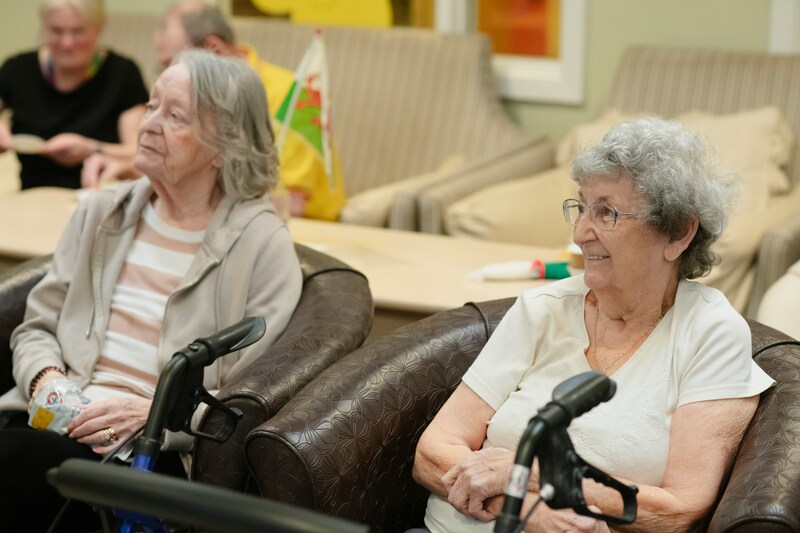 when-to-move-from-assisted-living-to-memory-care