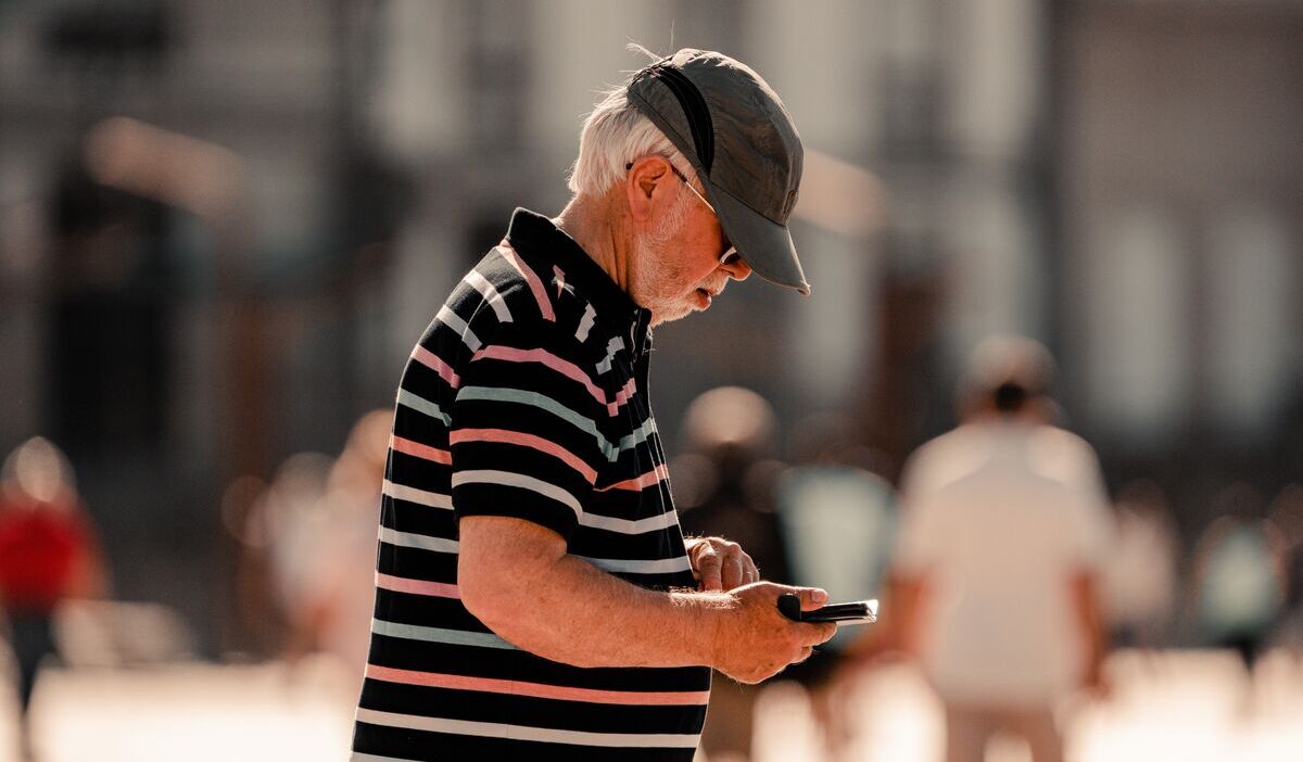 flip-phone-for-seniors
