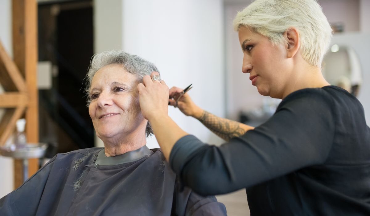 haircuts for senior women feature image