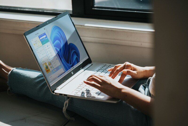 how to connect hotspot to laptop